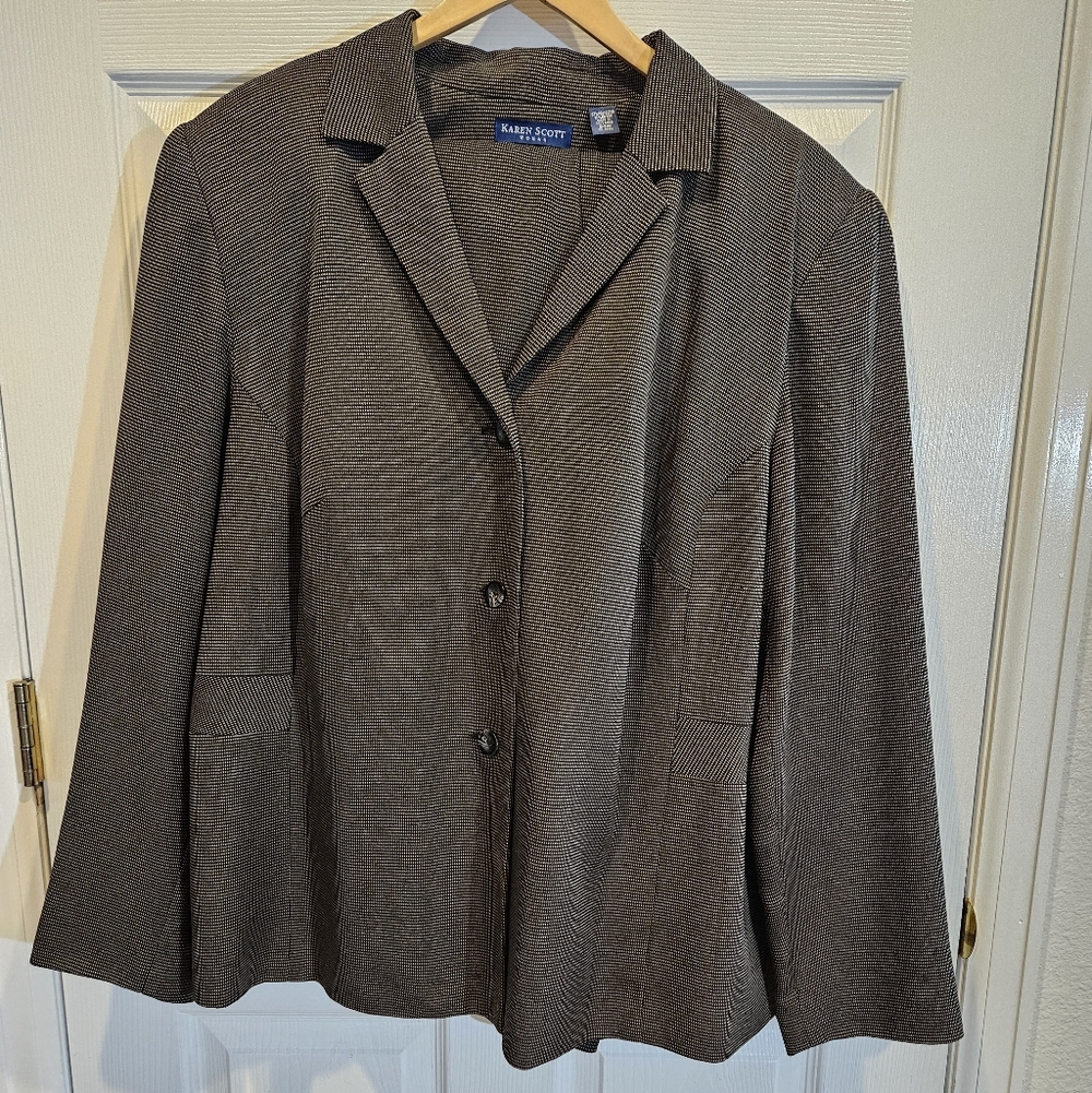 Women's Karen Scott Plus Size Suit -  Blazer Size 24W, Pants Size 22W